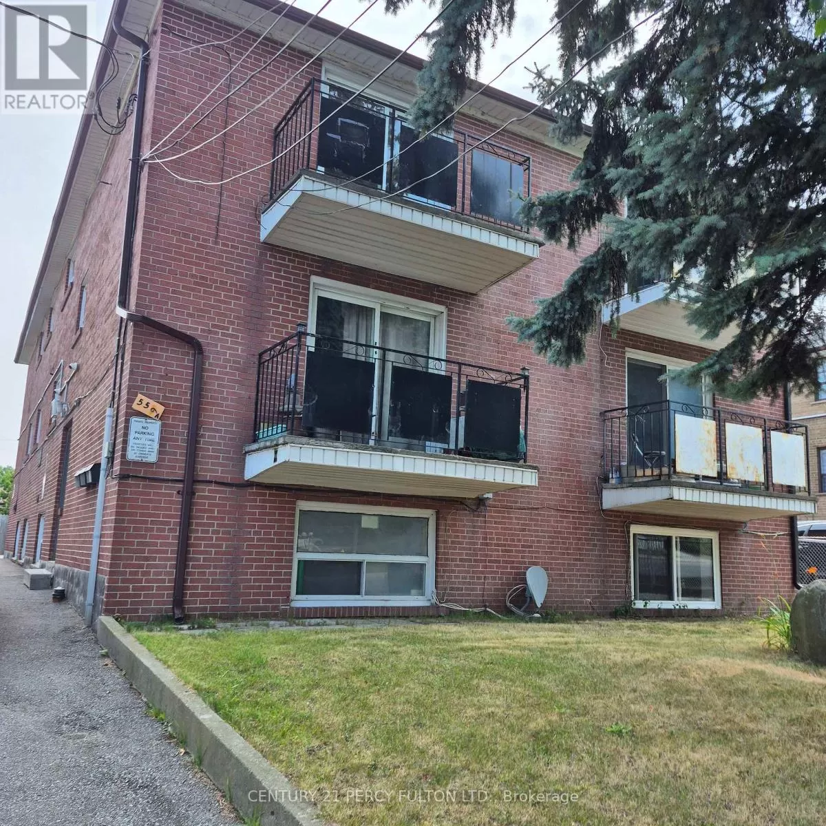 Triplex for rent: 559a Birchmount Road, Toronto, Ontario M1K 1P8