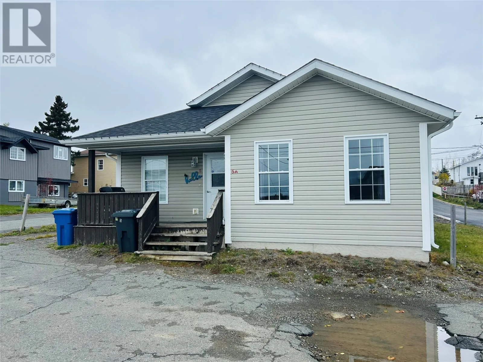 Multi-Family for rent: 5-5a King St 14-20  Hill Street, Grand Falls-Windsor, Newfoundland & Labrador A2B 1K3