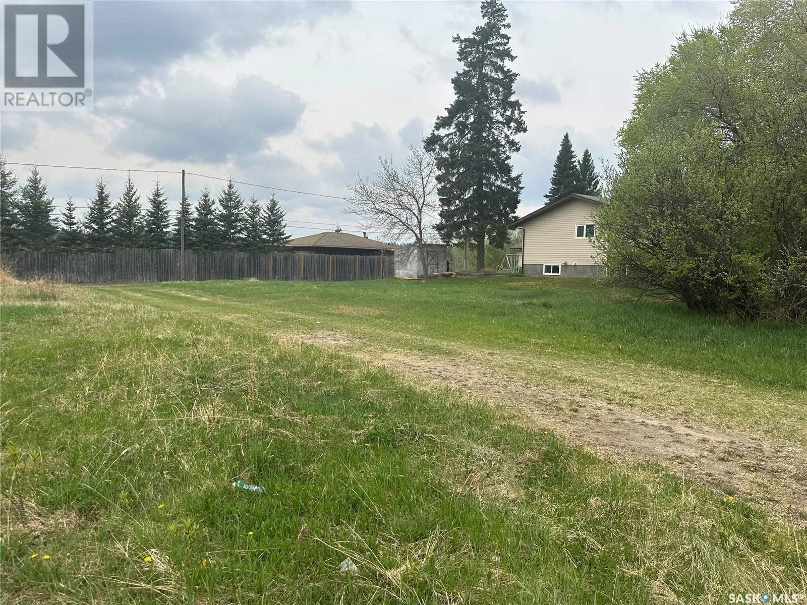 Unknown for rent: 5&6 1st Avenue N, Big River, Saskatchewan S0J 0E0