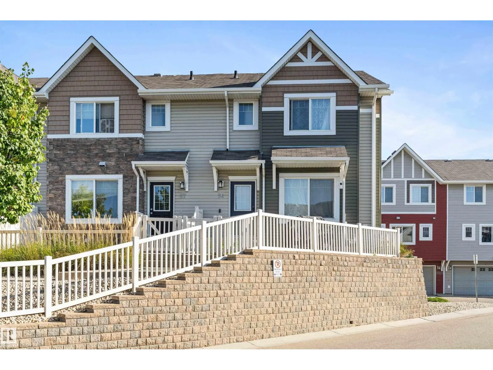 Row / Townhouse for rent: #56 5317 3 Av Sw, Edmonton, Alberta T6X 0W7