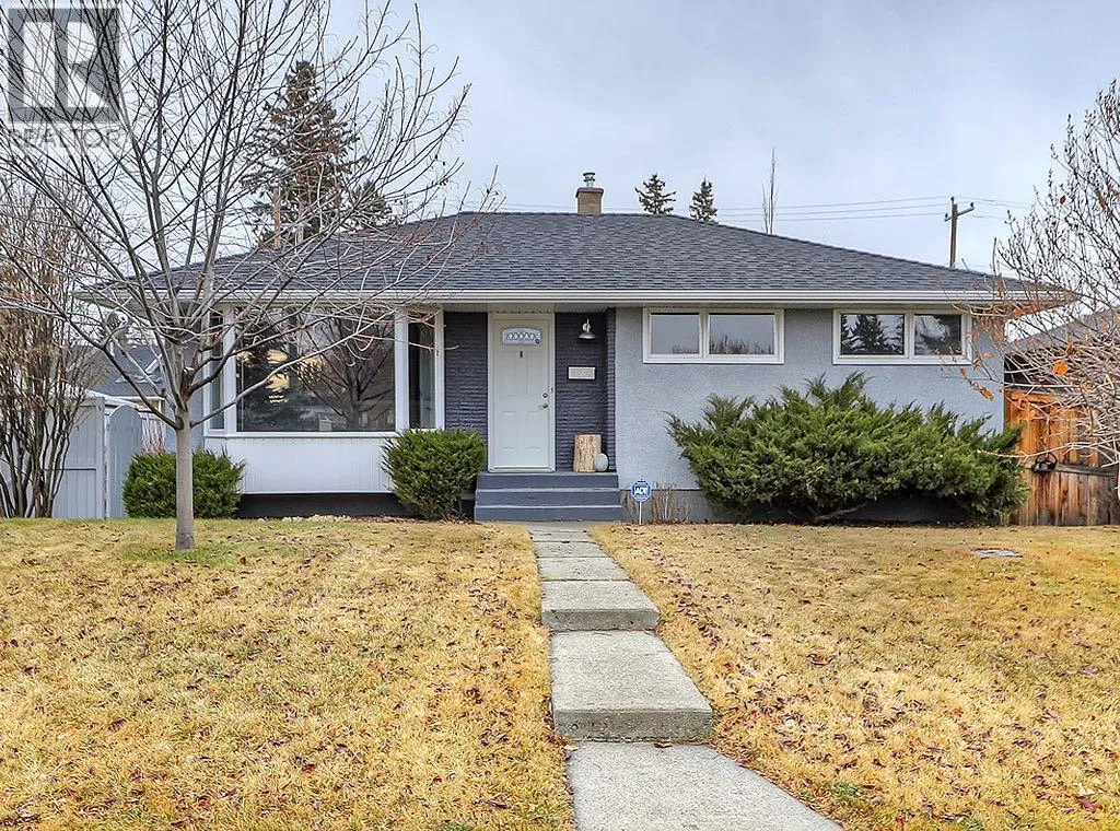 House for rent: 56 Glenpatrick Drive Sw, Calgary, Alberta T3E 4L6