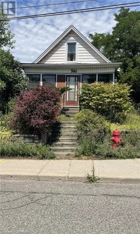 House for rent: 560 Aberdeen Avenue, Hamilton, Ontario L8P 2T1