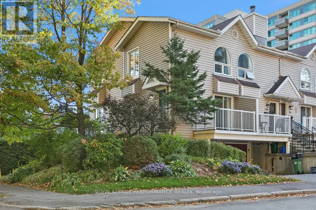 Row / Townhouse for rent: 560 Thomson Street, Ottawa, Ontario K1K 2J8