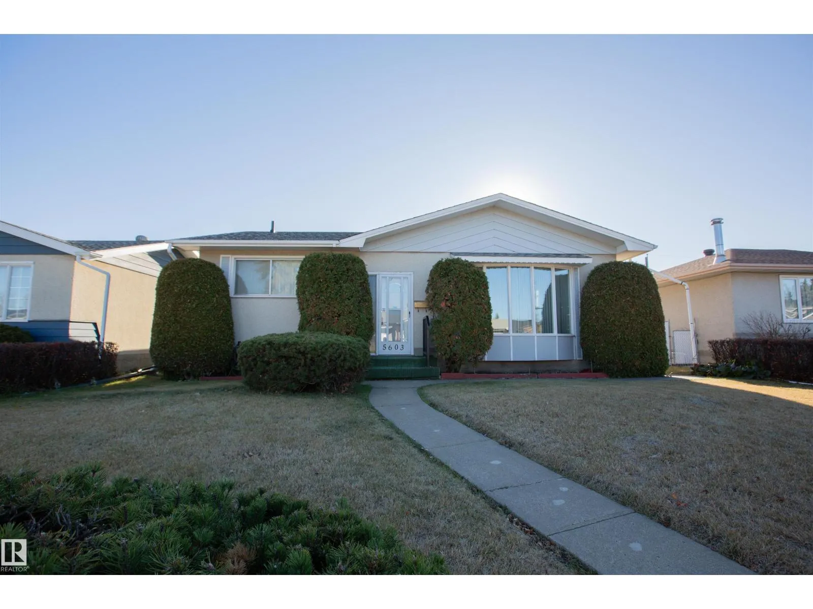 House for rent: 5603 92 Av Nw, Edmonton, Alberta T6B 0S2