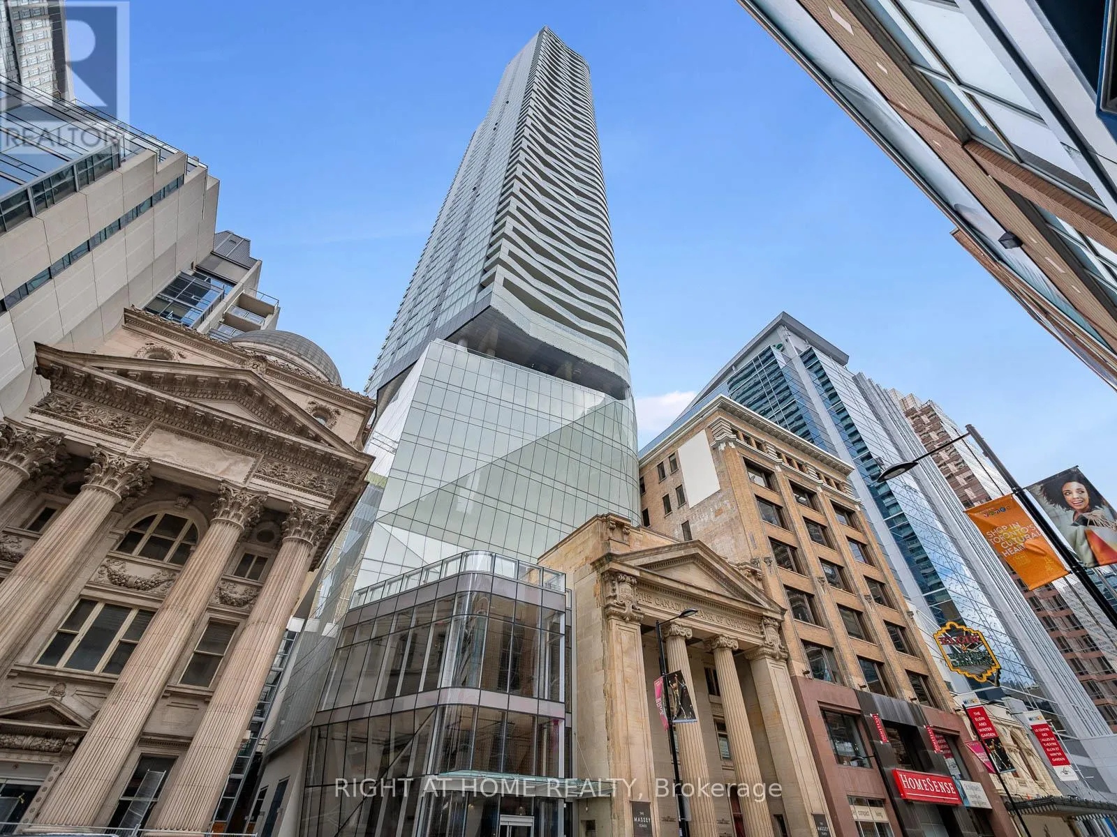 Apartment for rent: 5607 - 197 Yonge Street, Toronto, Ontario M5B 0C1