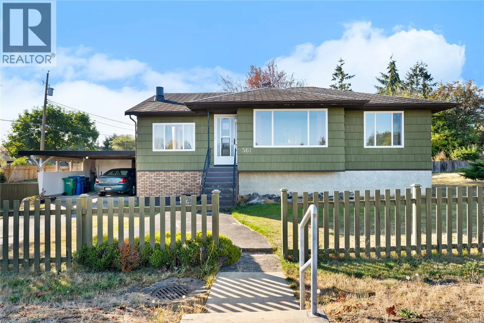 House for rent: 561 Fourth St, Nanaimo, British Columbia V9R 1T9