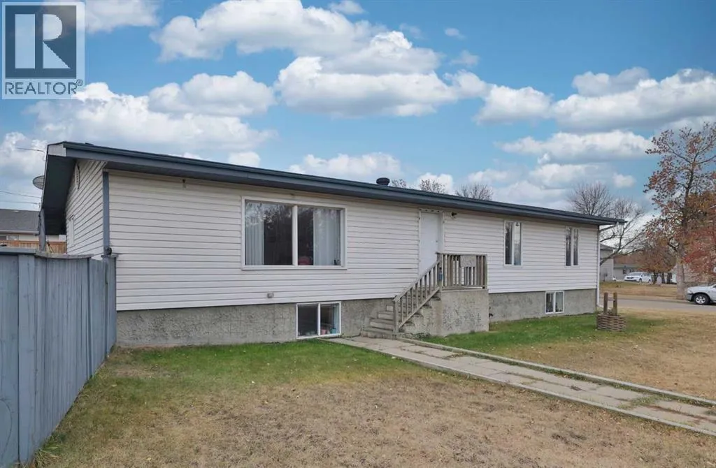 House for rent: 5611 53 Avenue, Camrose, Alberta T4V 4P7