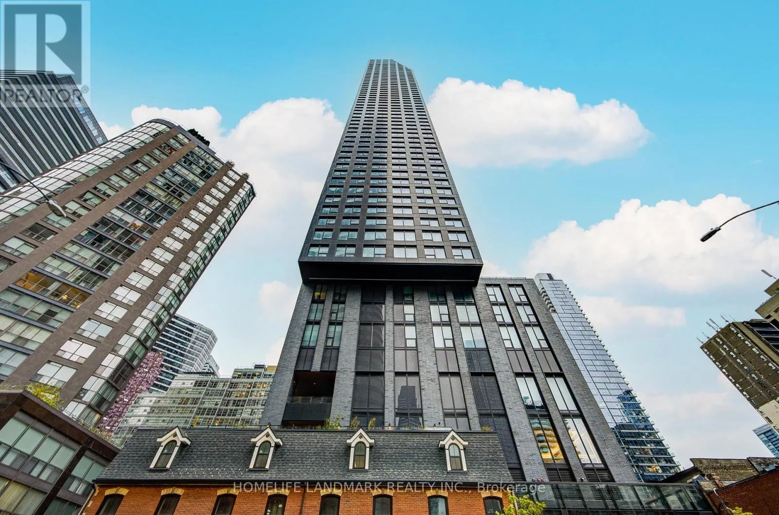 Apartment for rent: 5611 - 8 Wellesley Street W, Toronto, Ontario M4Y 0J5