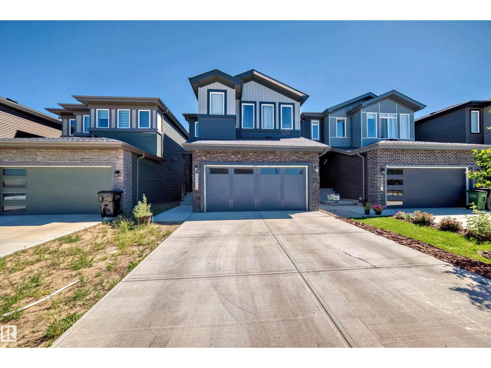 House for rent: 5611 Kootook Pl Sw, Edmonton, Alberta T6W 4Z5