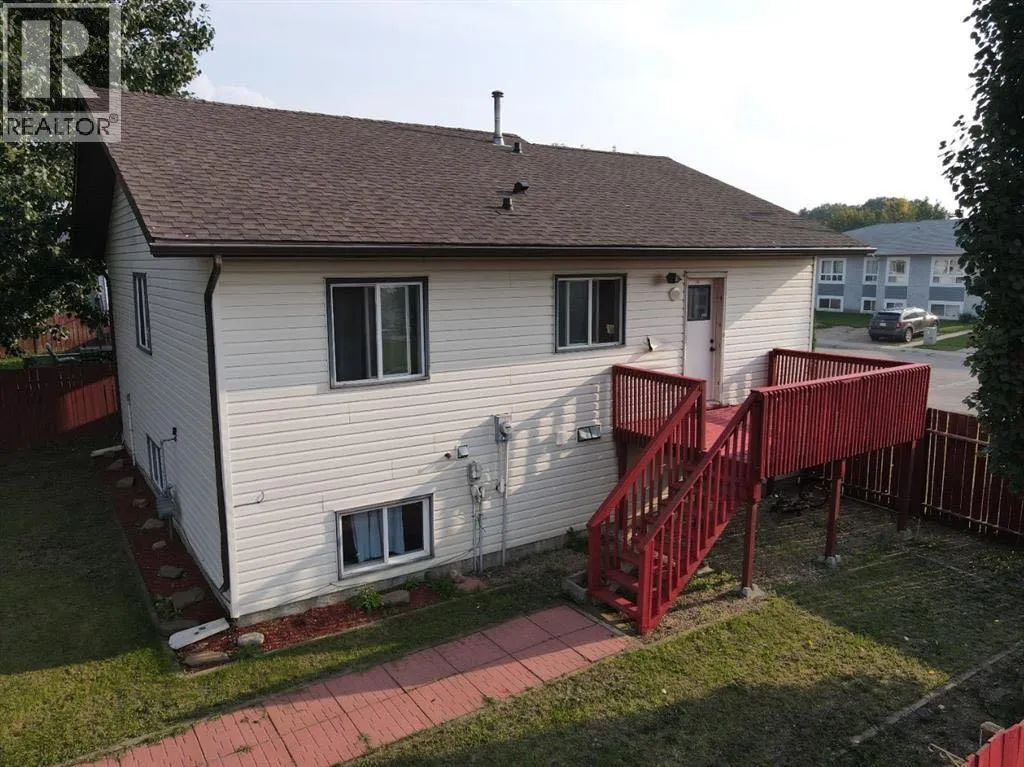 House for rent: 5613 Evergreen Drive, High Prairie, Alberta T0G 1E0