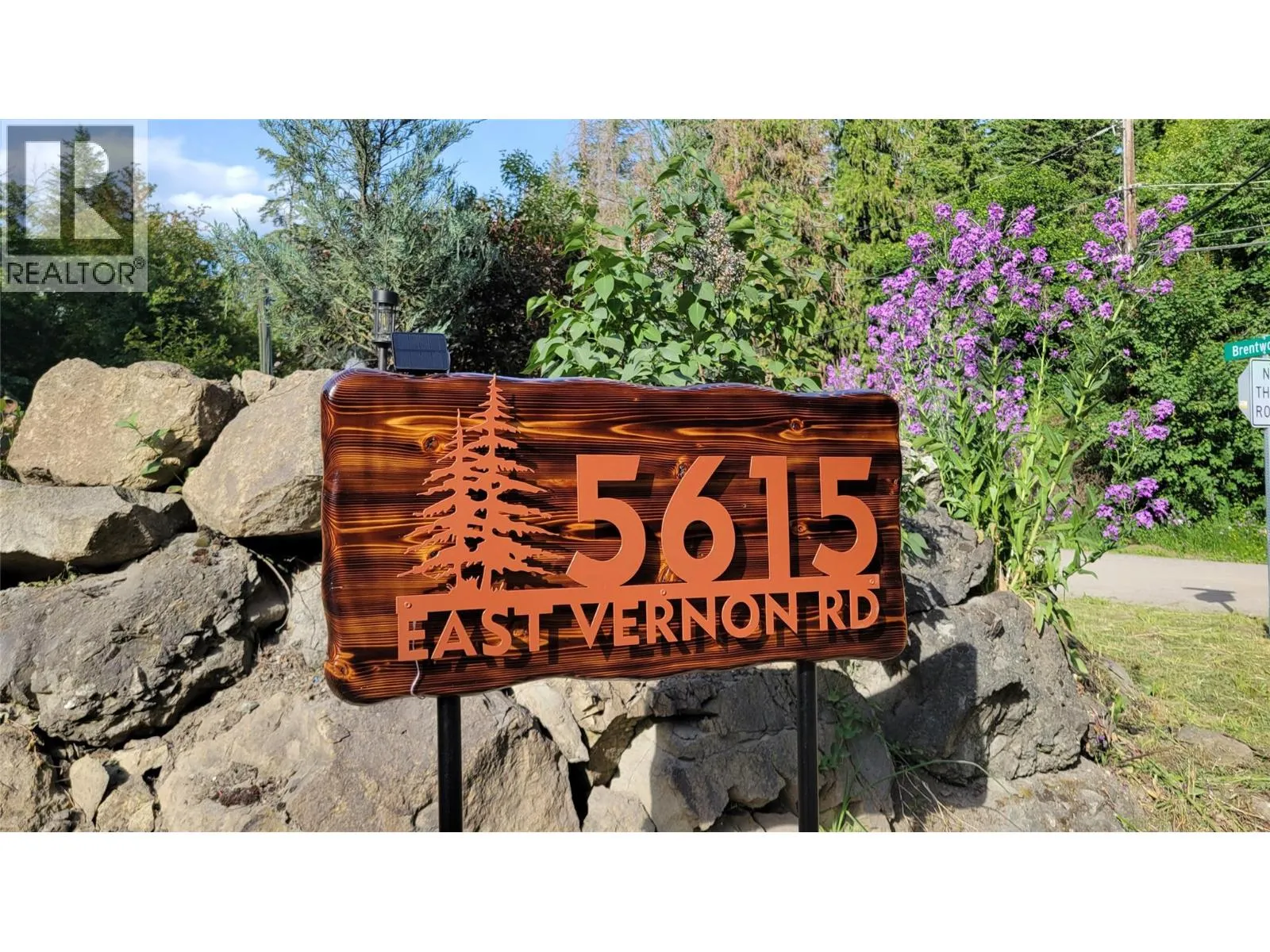 House for rent: 5615 East Vernon Road, Vernon, British Columbia V1B 3K1