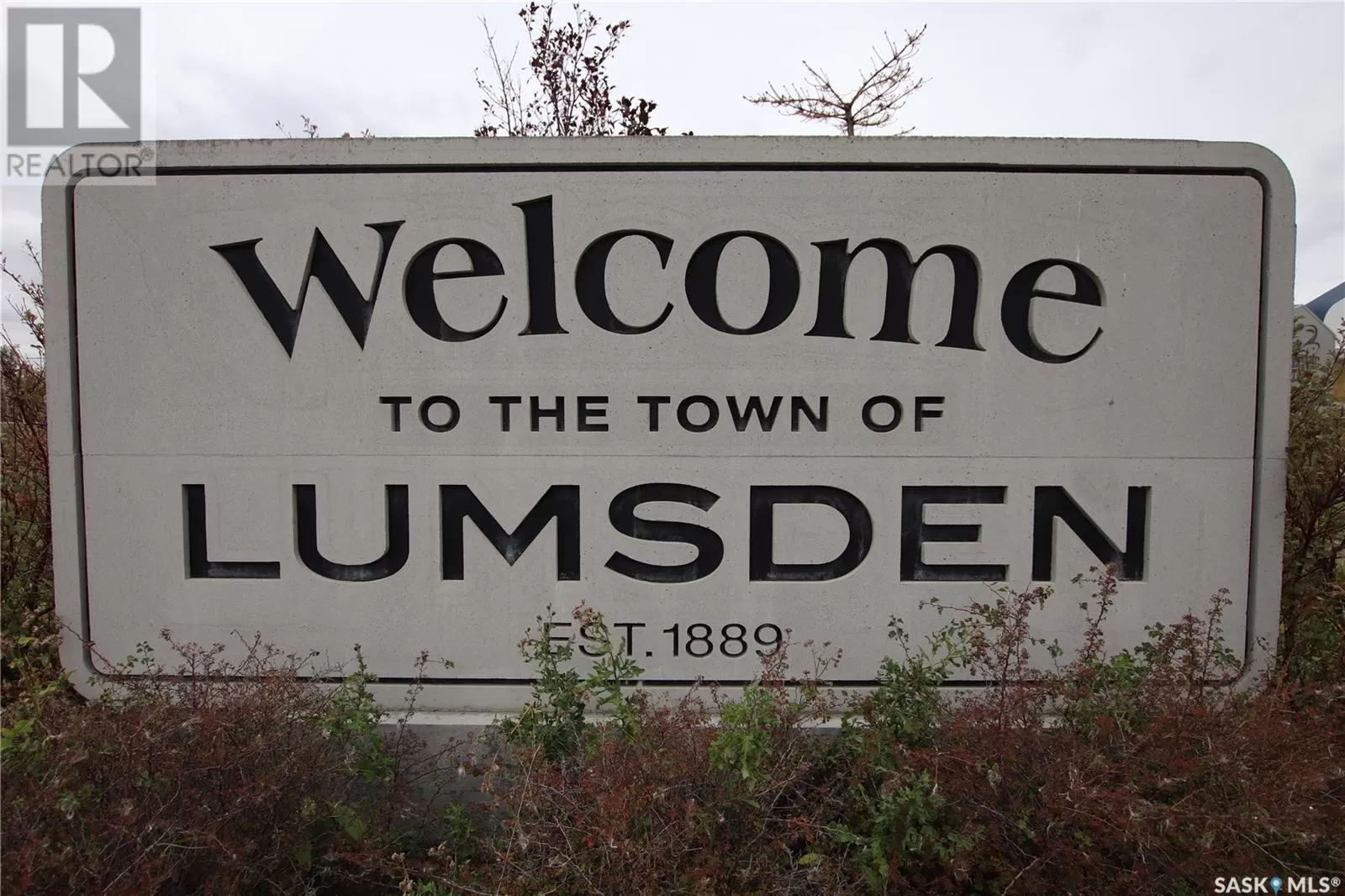 Unknown for rent: 562 James Street S, Lumsden, Saskatchewan S0G 3C0