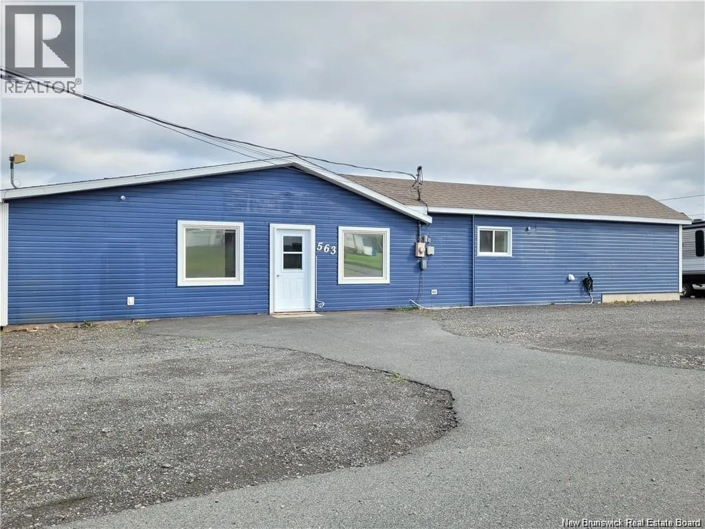 563 Rue Principale, Pointe-Verte, New Brunswick E8J 3A2