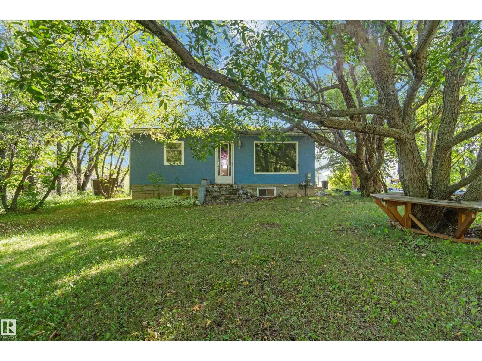 House for rent: 56313 Rge Road 62, Rural Lac Ste. Anne County, Alberta T0E 2A0