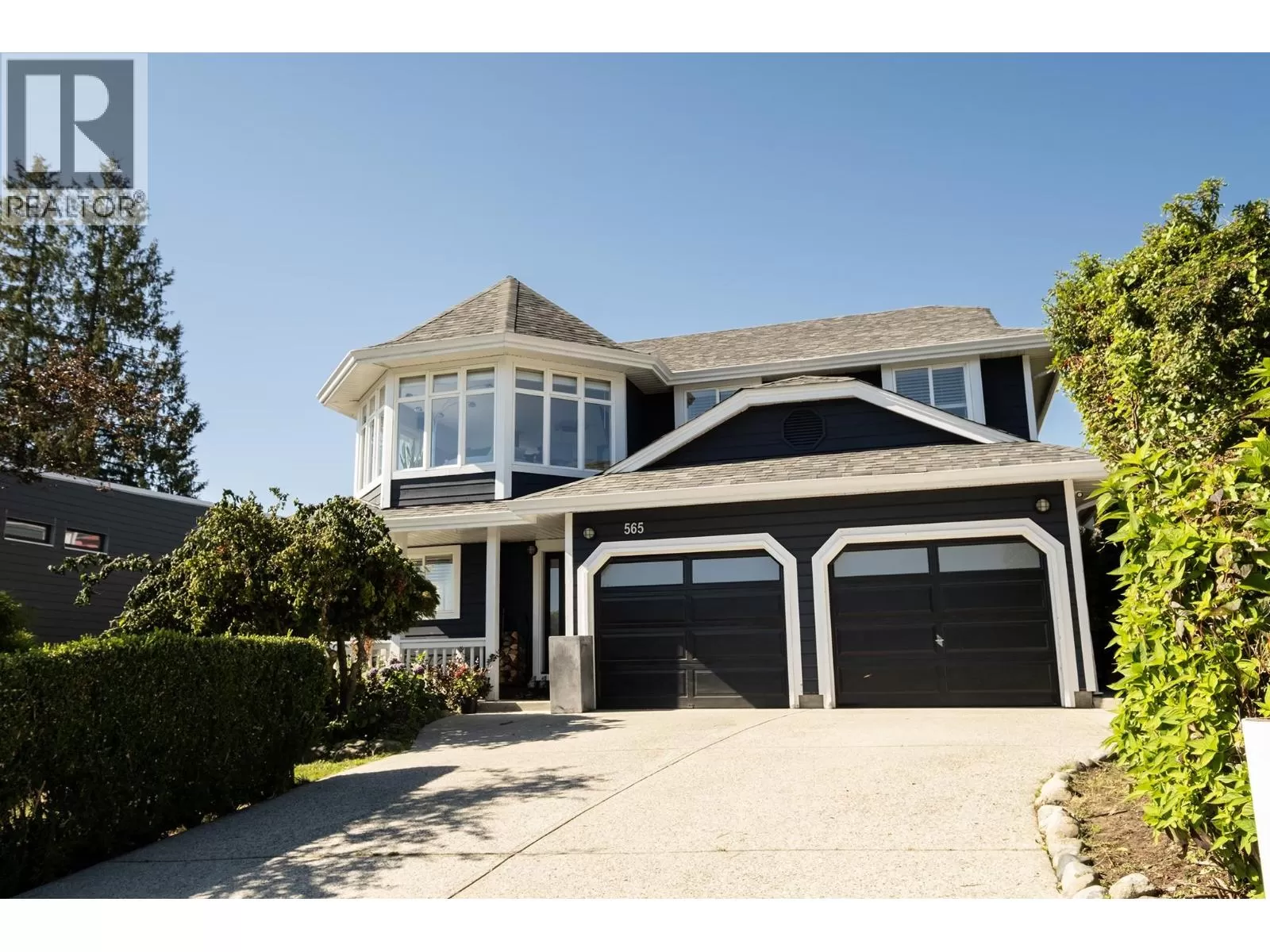 House for rent: 565 Wildwood Crescent, Gibsons, British Columbia V0N 1V9