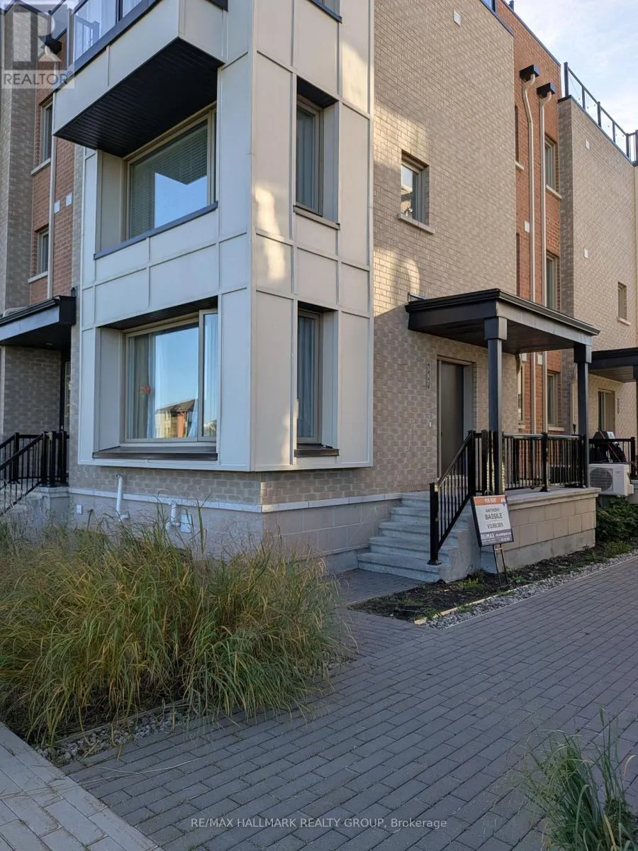 Row / Townhouse for rent: 567 Ozawa Private N, Ottawa, Ontario K1K 4Z9