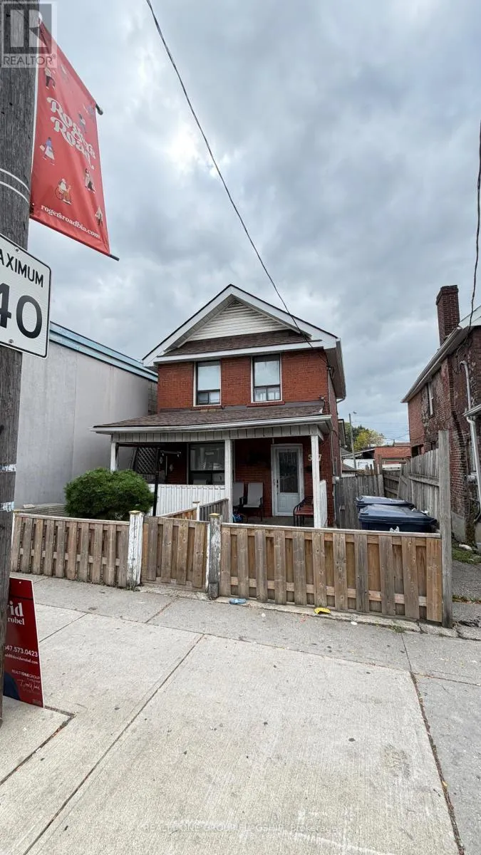 Other for rent: 567 Rogers Road, Toronto, Ontario M6M 1B7