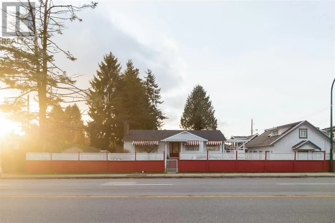 House for rent: 5675 Rupert Street, Vancouver, British Columbia V5R 2K4