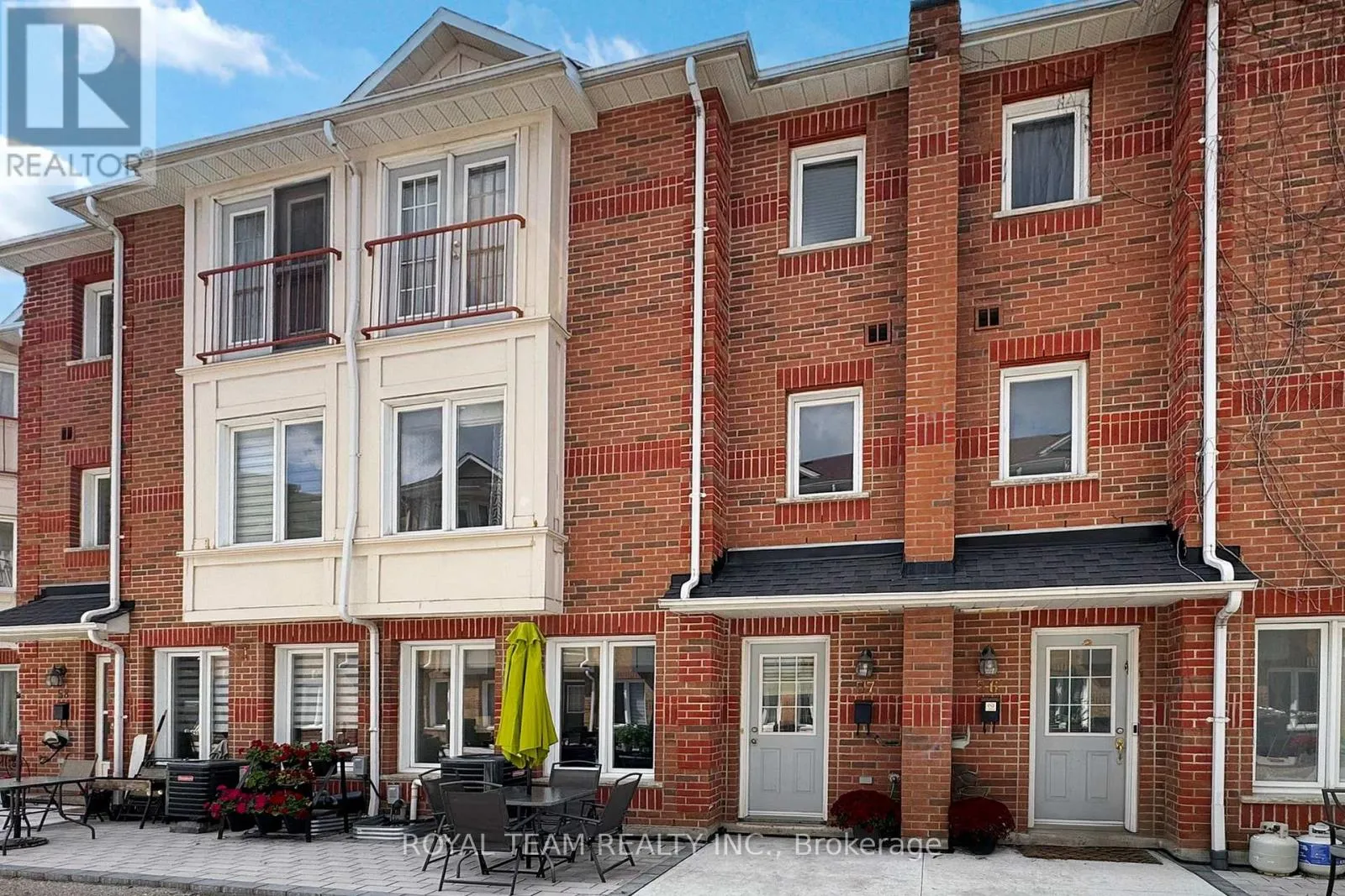 Row / Townhouse for rent: 57 - 151 Townsgate Drive, Vaughan, Ontario L4J 8J7