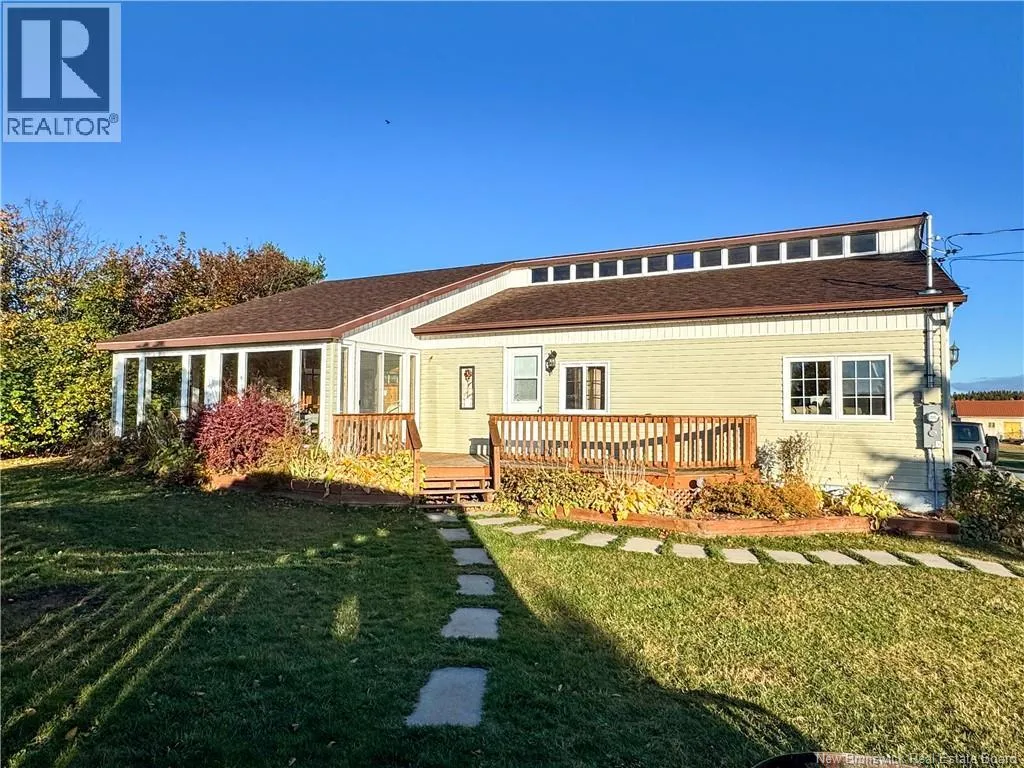 House for rent: 57 Allee Des Chalets, Petit-Rocher, New Brunswick E8J 1M4