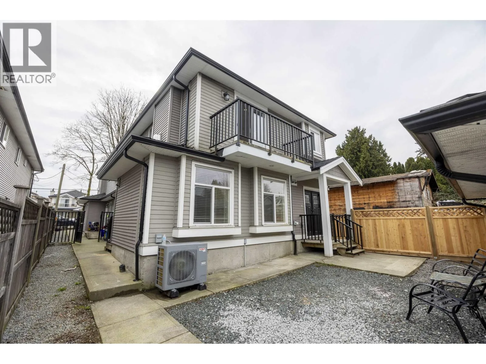 Duplex for rent: 5705 Woodsworth Street, Burnaby, British Columbia V5G 1S6