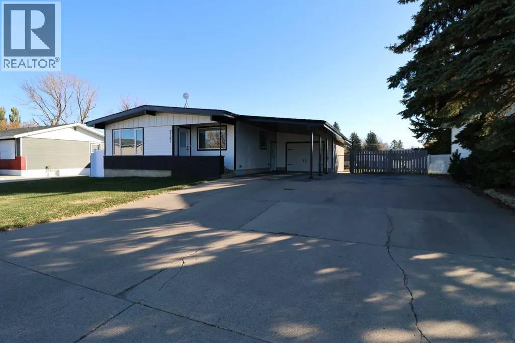 House for rent: 5707 50 St, Taber, Alberta T1G 1K6
