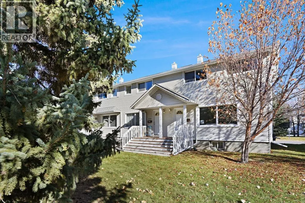 Row / Townhouse for rent: 571 Killarney Glen Court Sw, Calgary, Alberta T3E 7H4