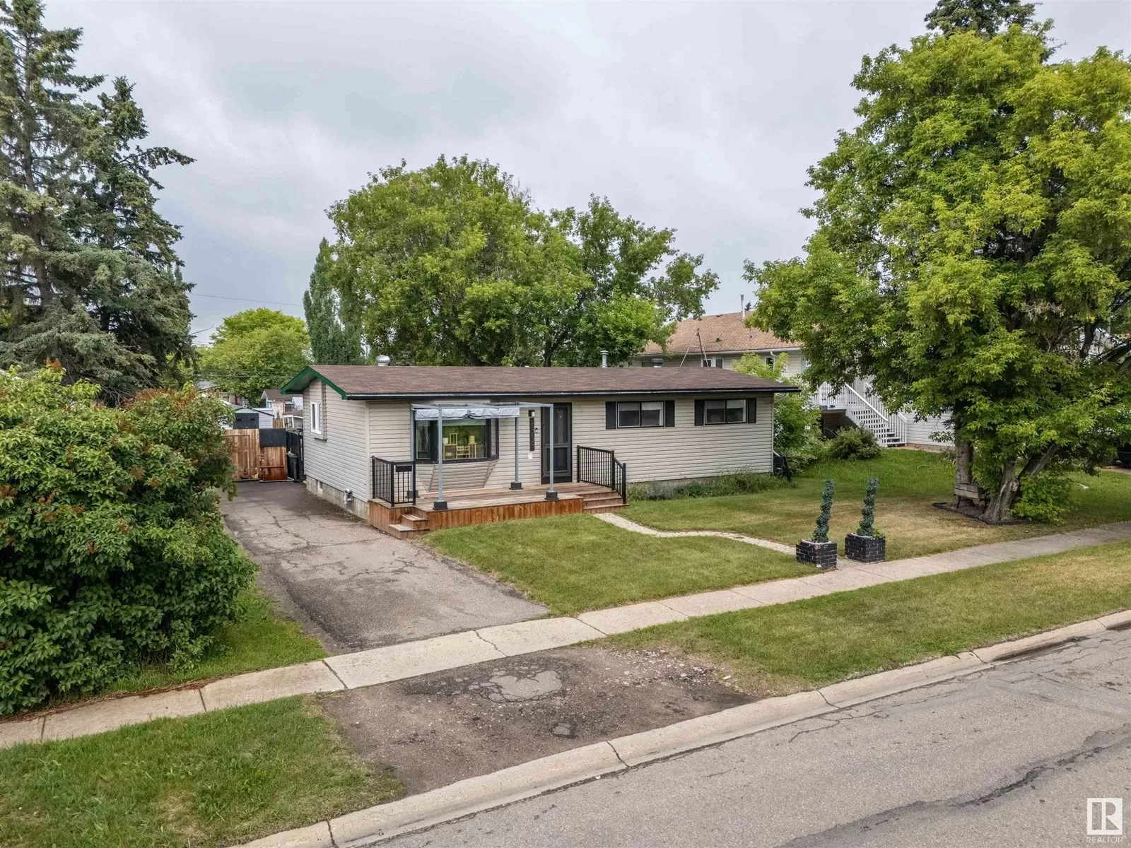 House for rent: 5710 52 Av, Cold Lake, Alberta T9M 2C4