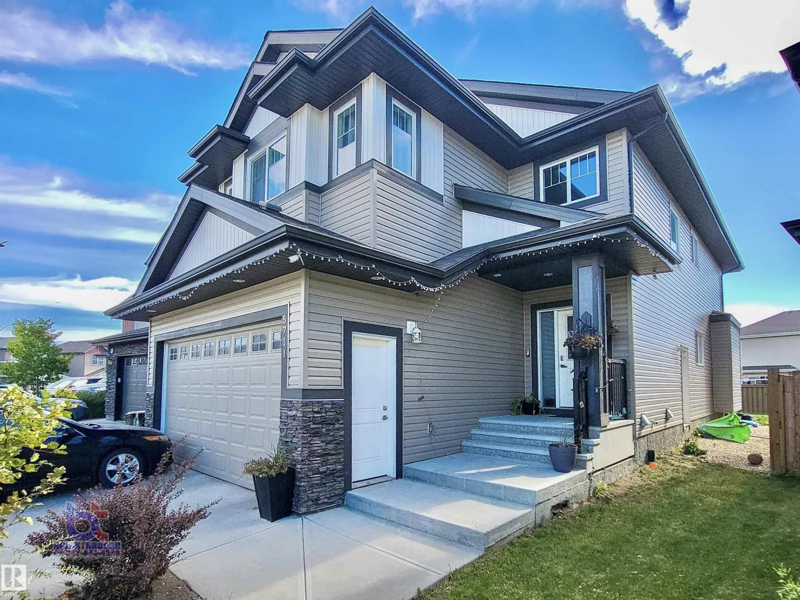 House for rent: 5711 176 Av Nw Nw, Edmonton, Alberta T5Y 0K7