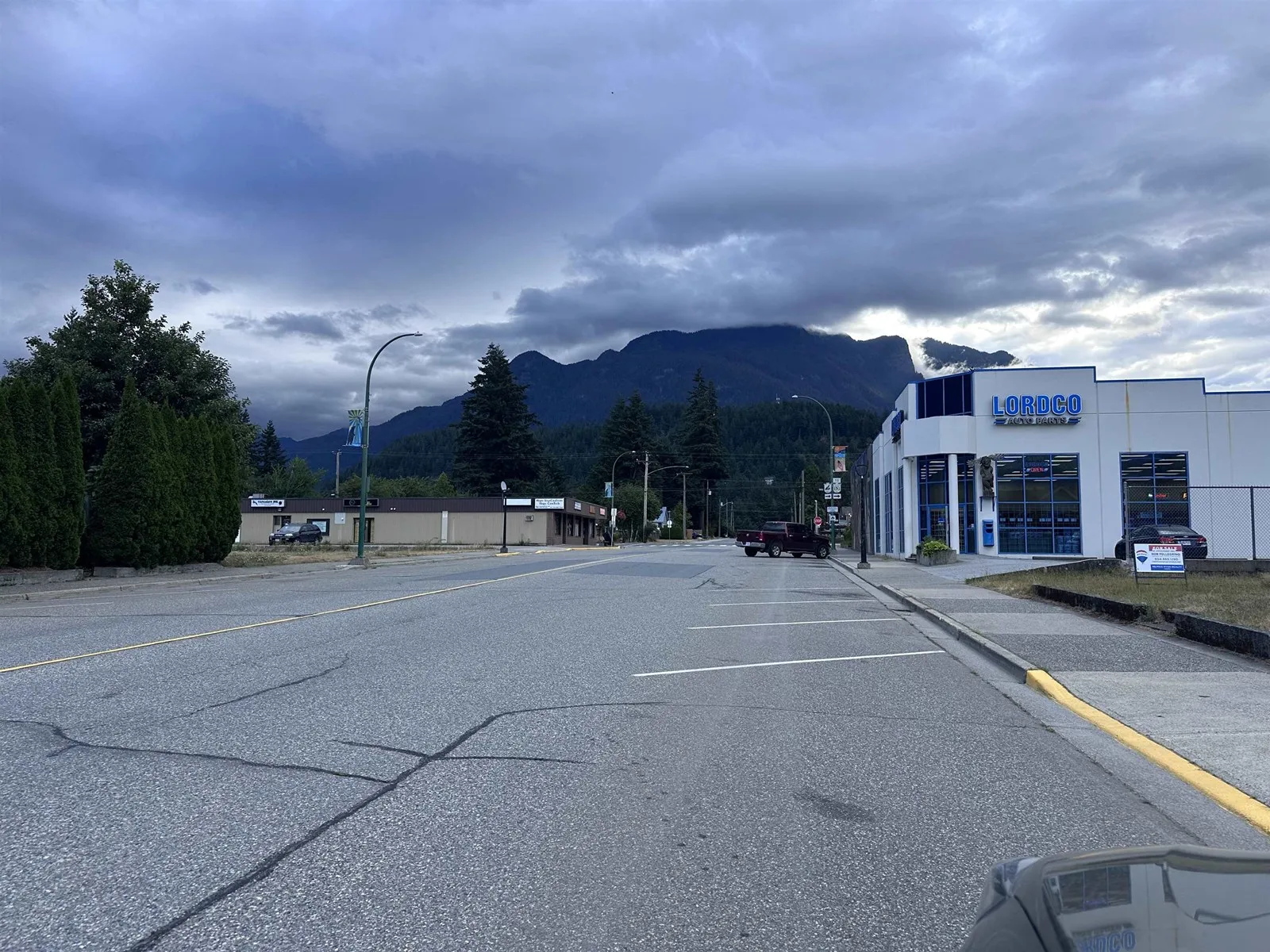 573 Wallace Street|hope, Hope, British Columbia V0X 1L0
