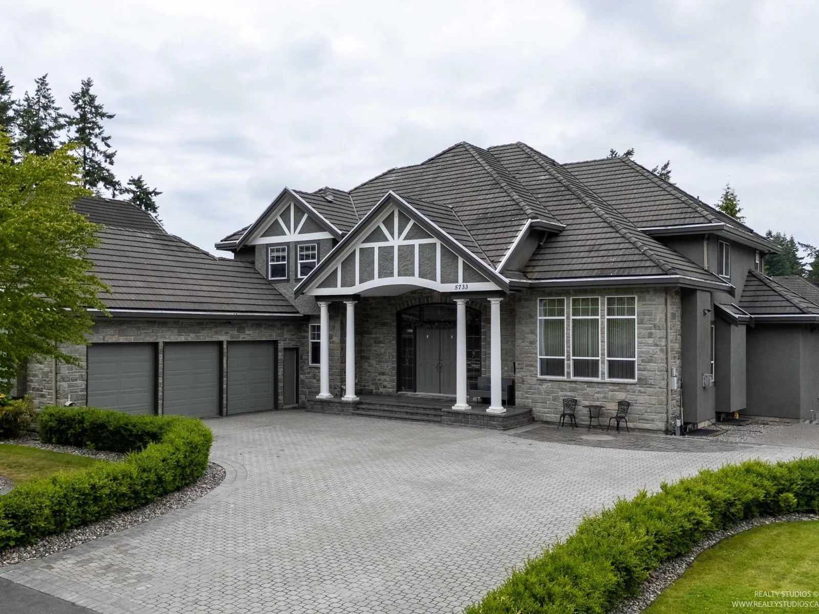 House for rent: 5733 136b Street, Surrey, British Columbia V3X 3N9