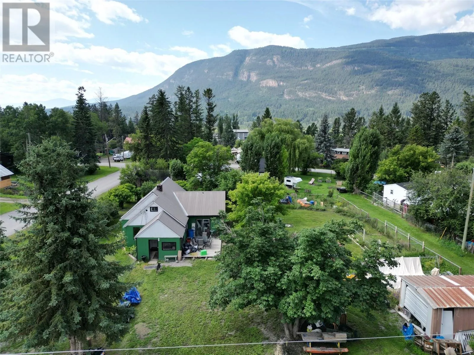 House for rent: 5749 Vermillion Street, Edgewater, British Columbia V0A 1E0