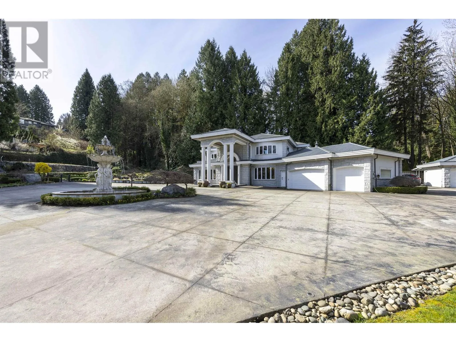 House for rent: 5753 5777 Buckingham Avenue, Burnaby, British Columbia V5E 2A2