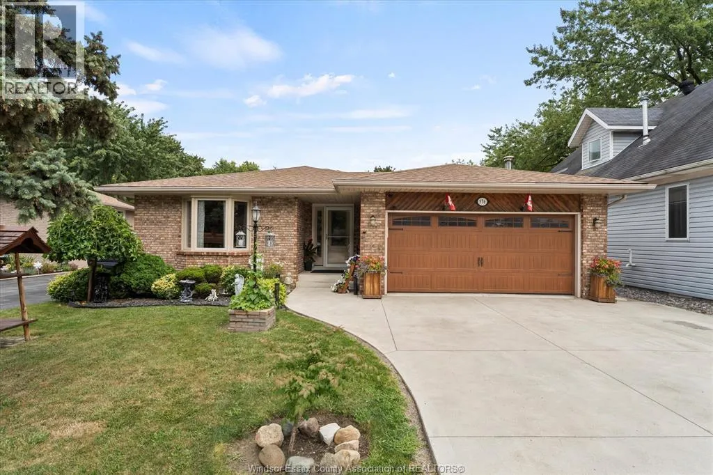 576 Lesperance, Tecumseh, Ontario N8N 1W4