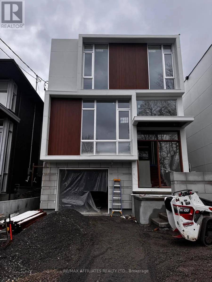 House for rent: 577 Melbourne Avenue, Ottawa, Ontario K2A 1W7