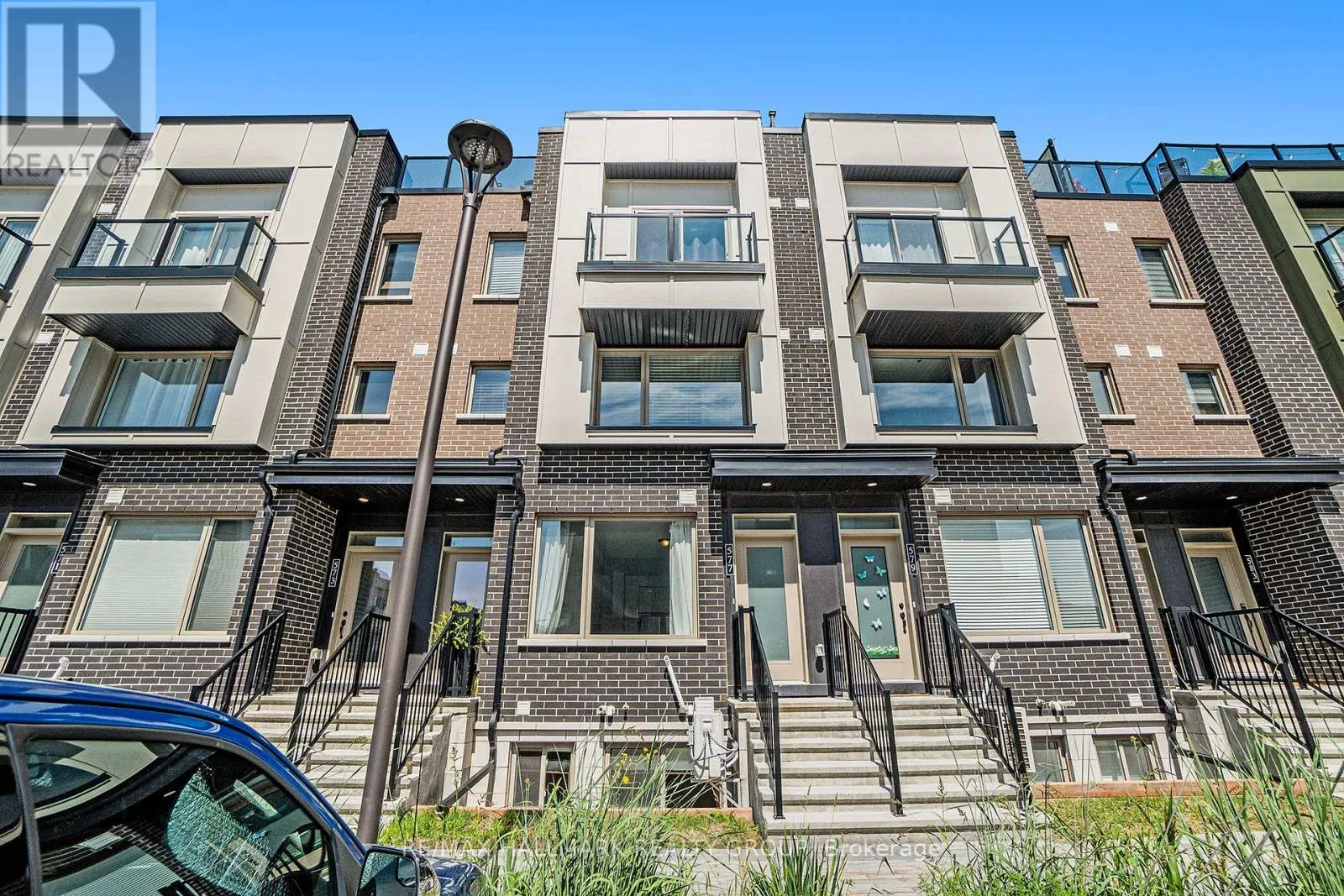 Apartment for rent: 577 Takamose Private, Ottawa, Ontario K1K 4Z4