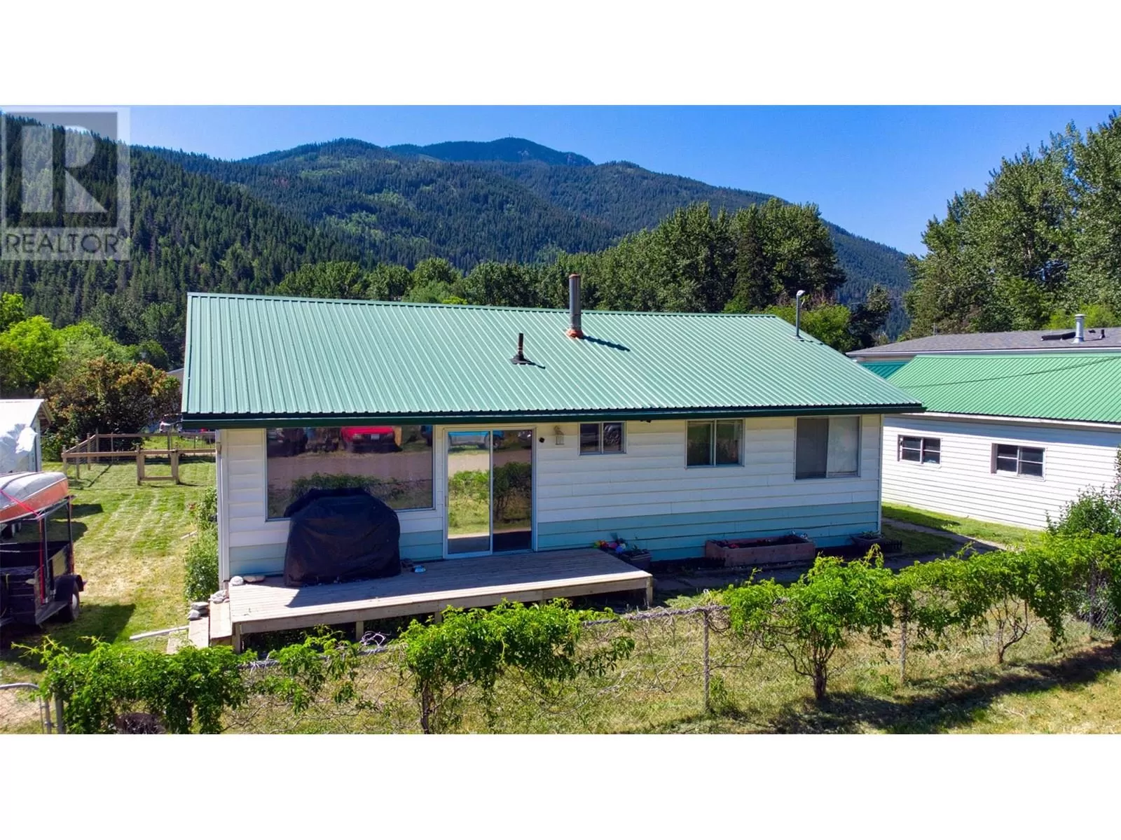 House for rent: 5783 Ponderosa Road, Falkland, British Columbia V0E 1W0