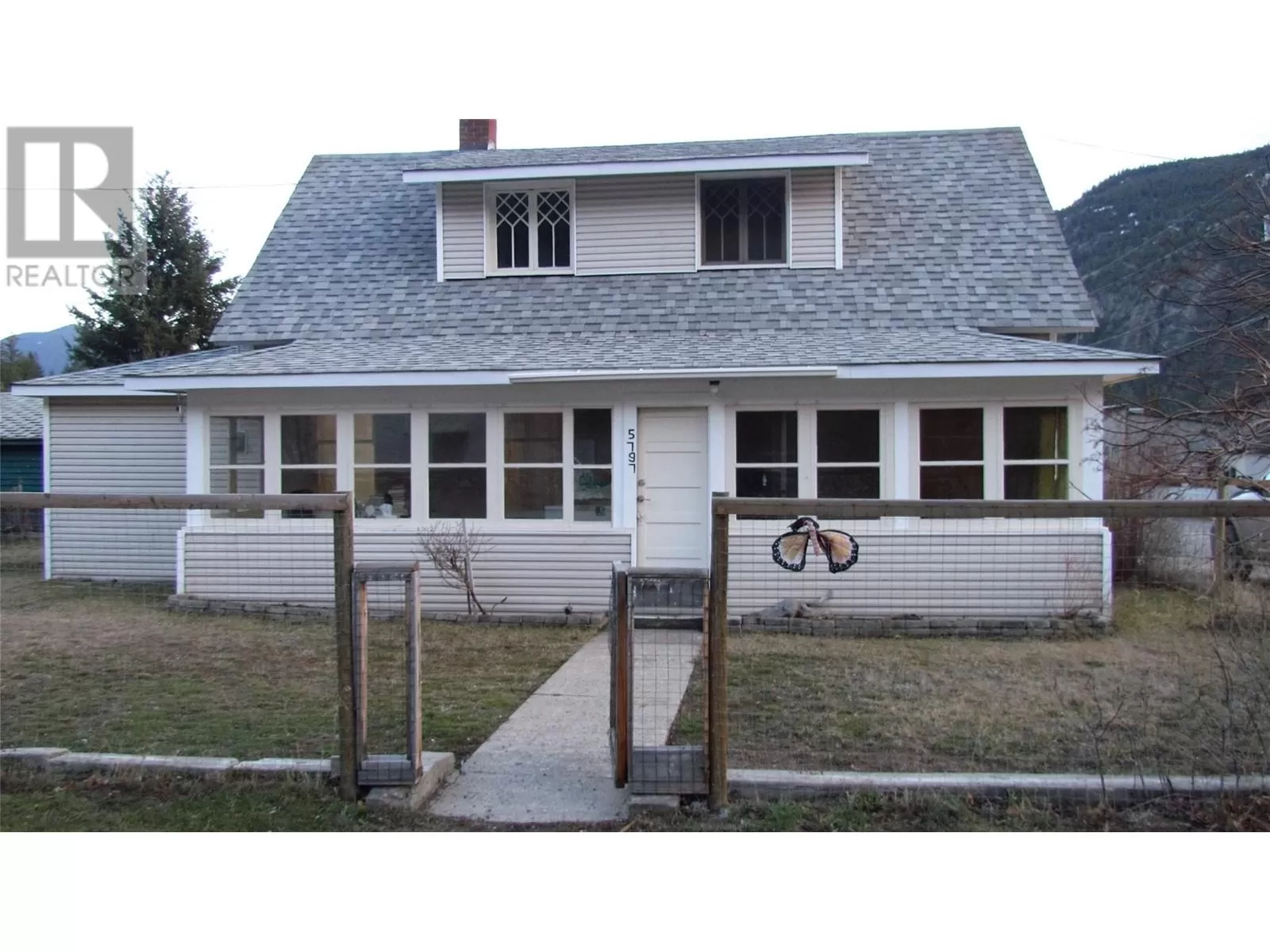 House for rent: 5797 Irene Street, Hedley, British Columbia V0X 1K0