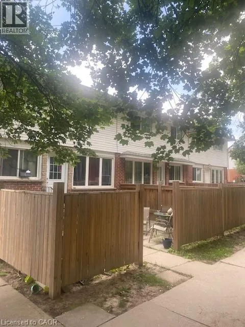 58 Hazelglen Drive, Kitchener, Ontario N2M 2E3