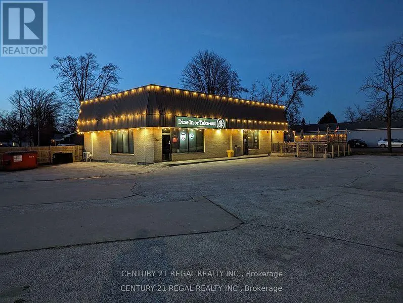 58 King Street E, Lambton Shores, Ontario N0N 1J0