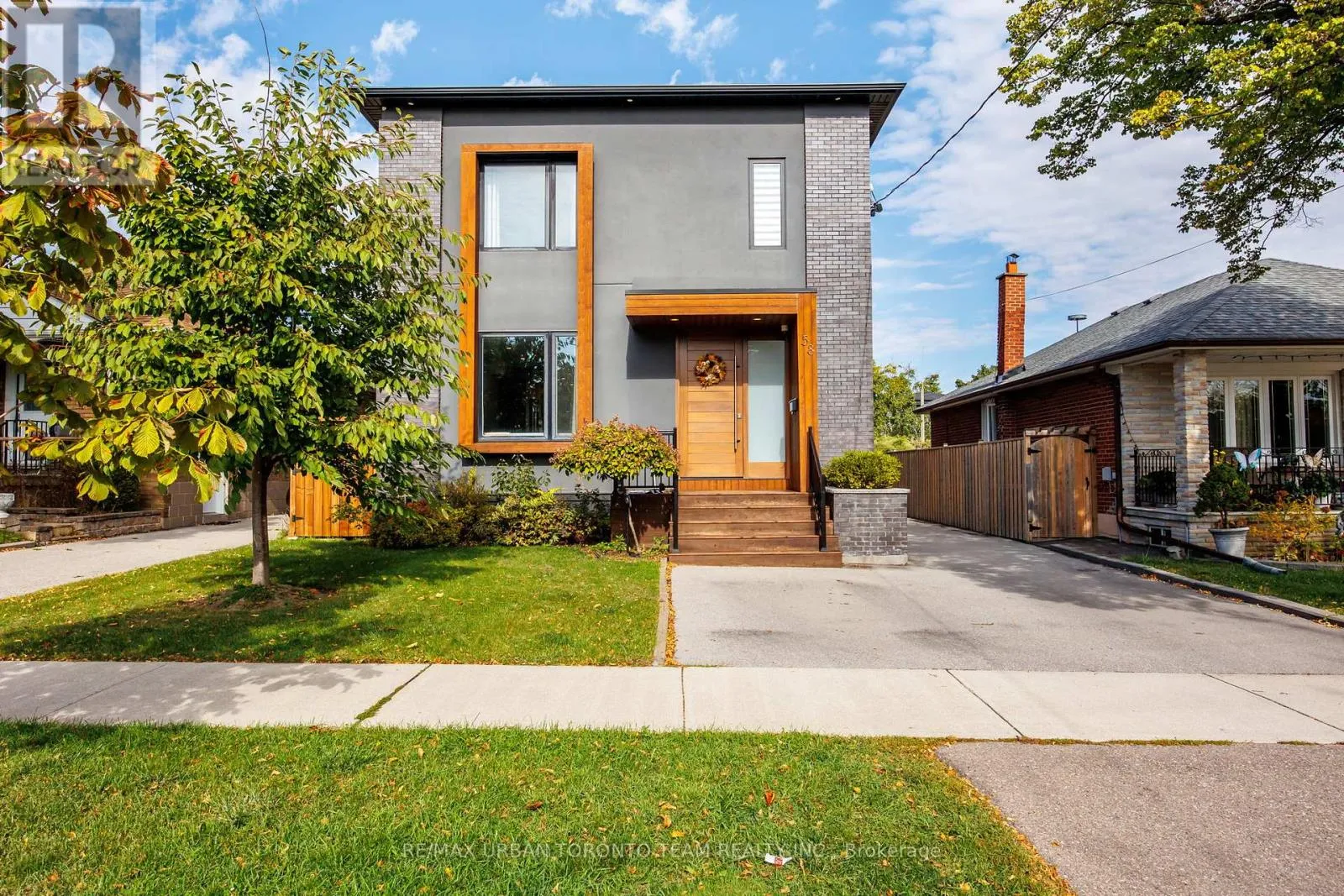 House for rent: 58 Manitoba Street, Toronto, Ontario M8Y 1C9