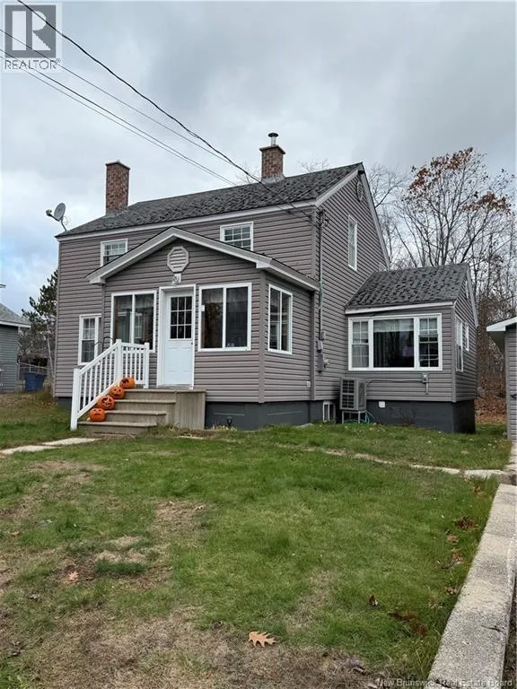 58 Oak Street, McAdam, New Brunswick E6J 1M6