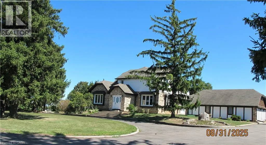 House for rent: 580 3rd Road E, Hamilton, Ontario L8J 2Y1