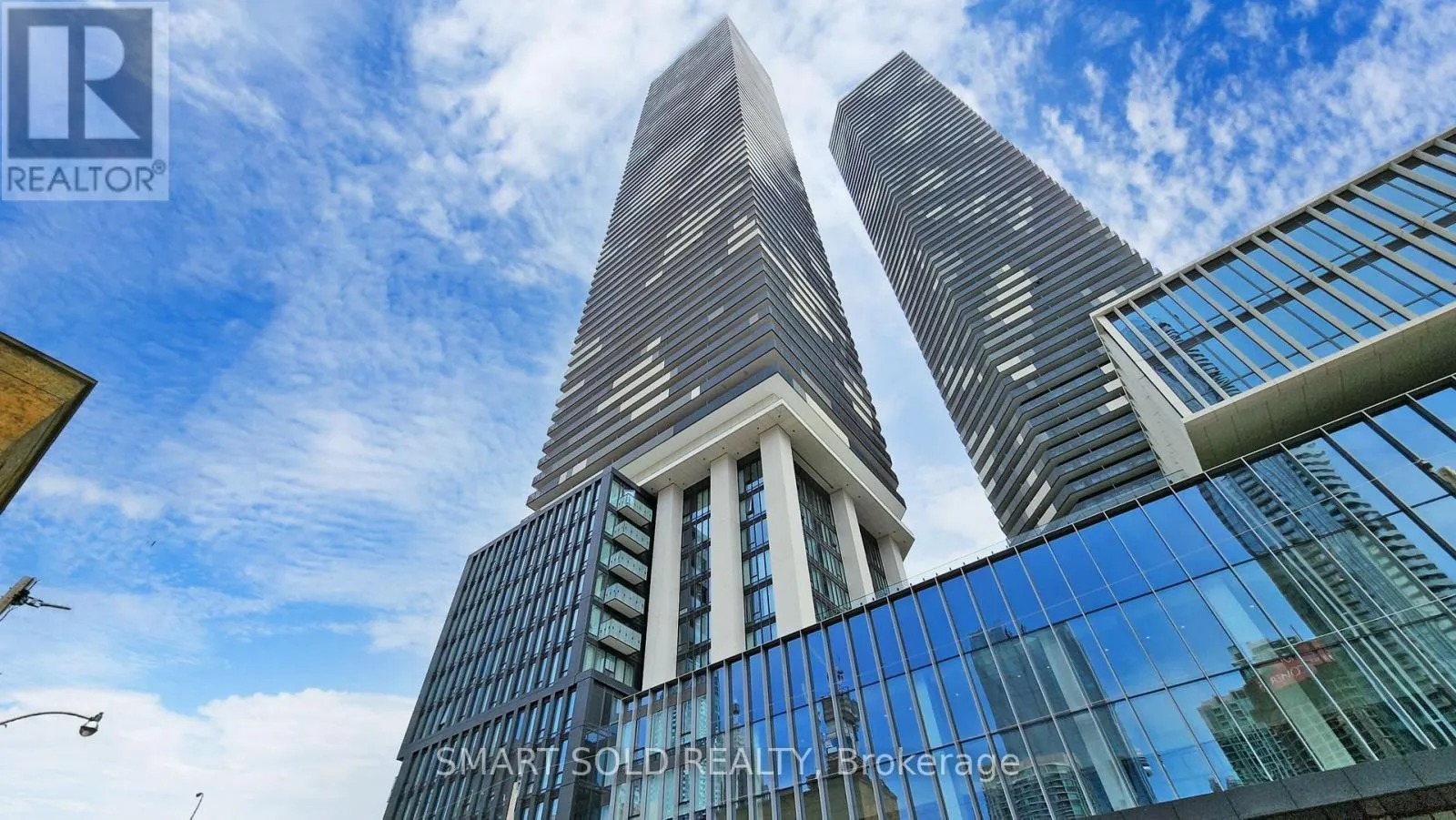 Apartment for rent: 5802 - 55 Cooper Street, Toronto, Ontario M5E 0G1