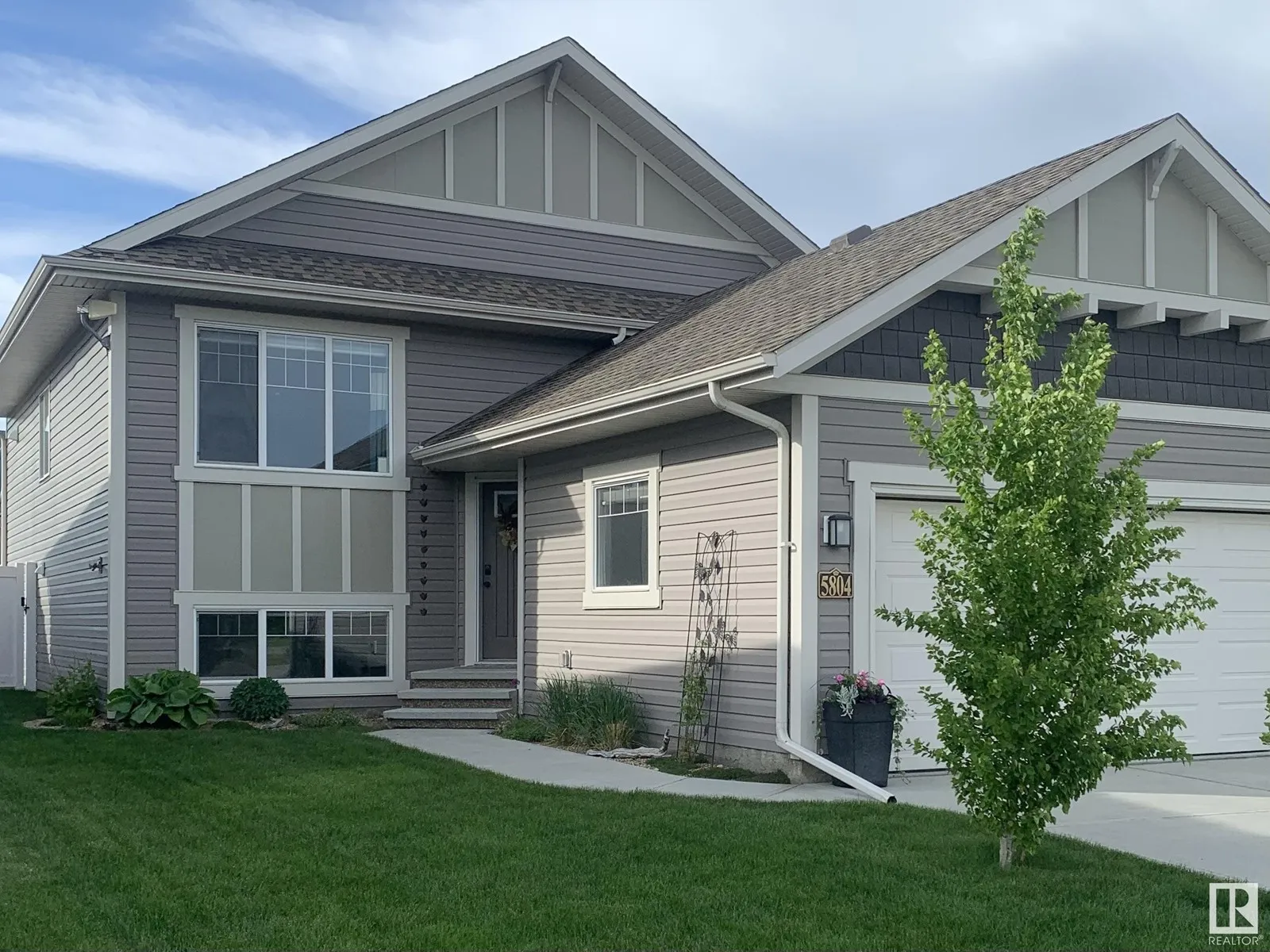 House for rent: 5804 62 Av, Ponoka, Alberta T4J 0C3