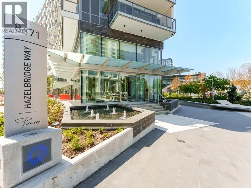 Apartment for rent: 581 8671 Hazelbridge Way, Richmond, British Columbia V6X 1R3