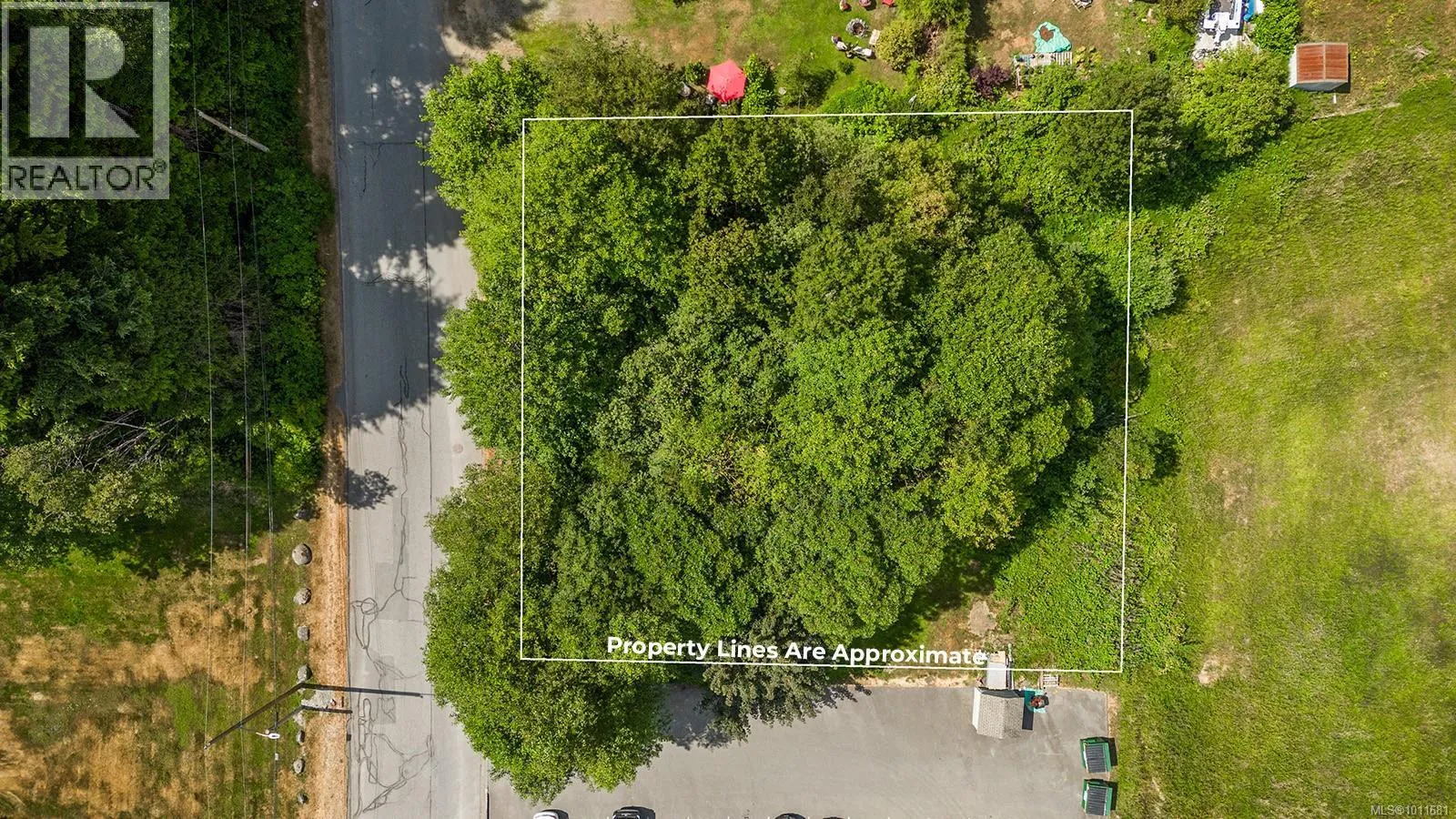 Commercial Mix for rent: 581 Macmillan Dr, Sayward, British Columbia V0P 1R0