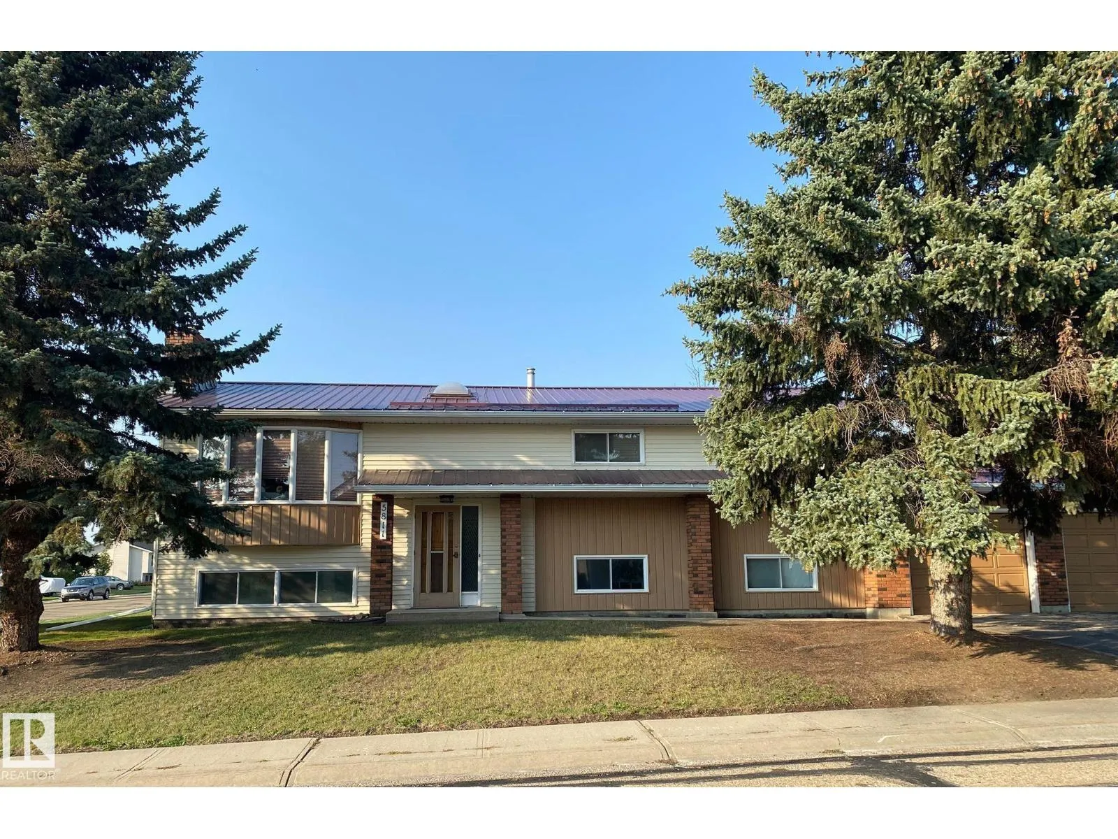 House for rent: 5811 56 St, Barrhead, Alberta T7N 1C8