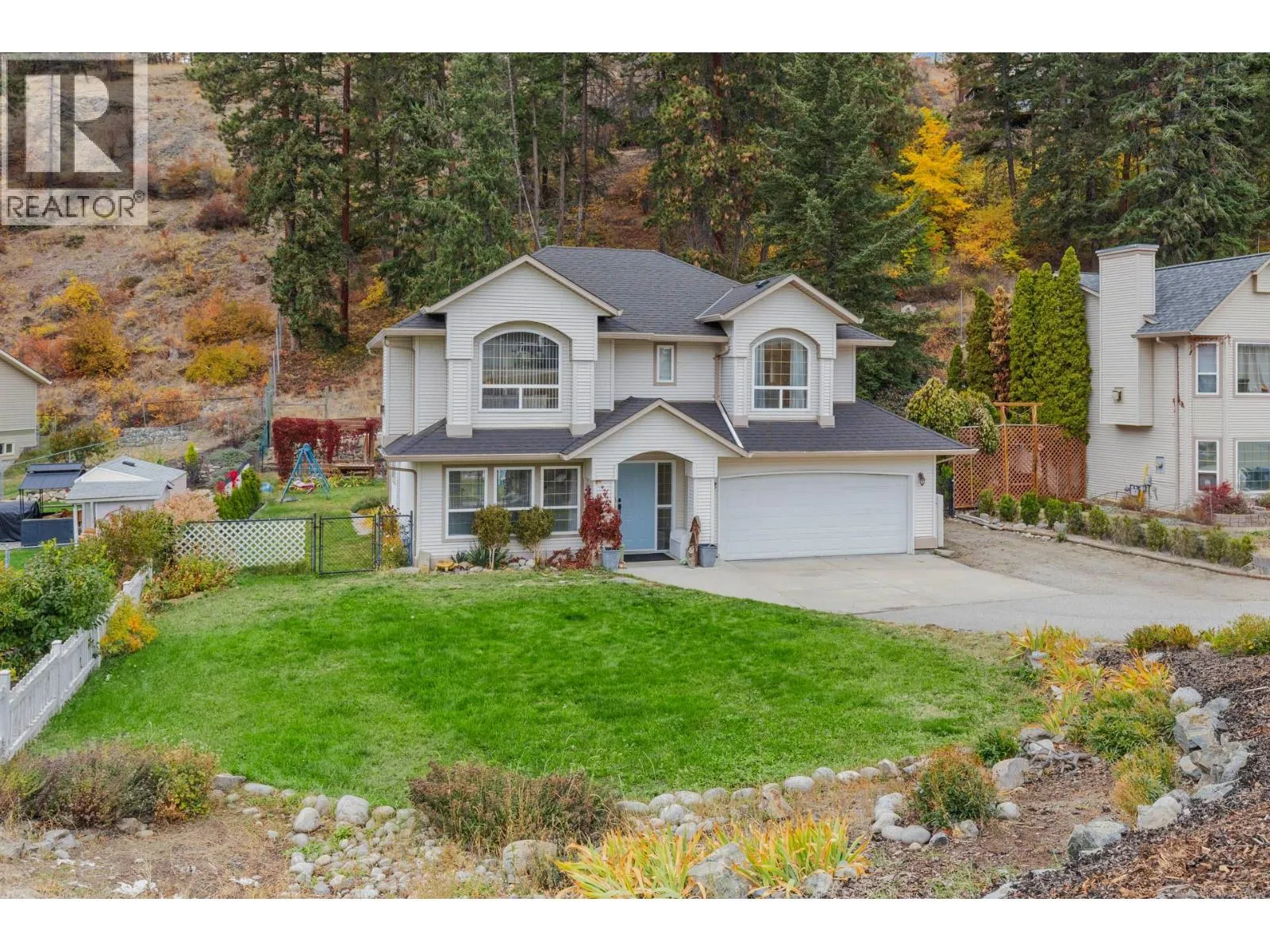 House for rent: 5817 Victoria Street, Peachland, British Columbia V0H 1X4