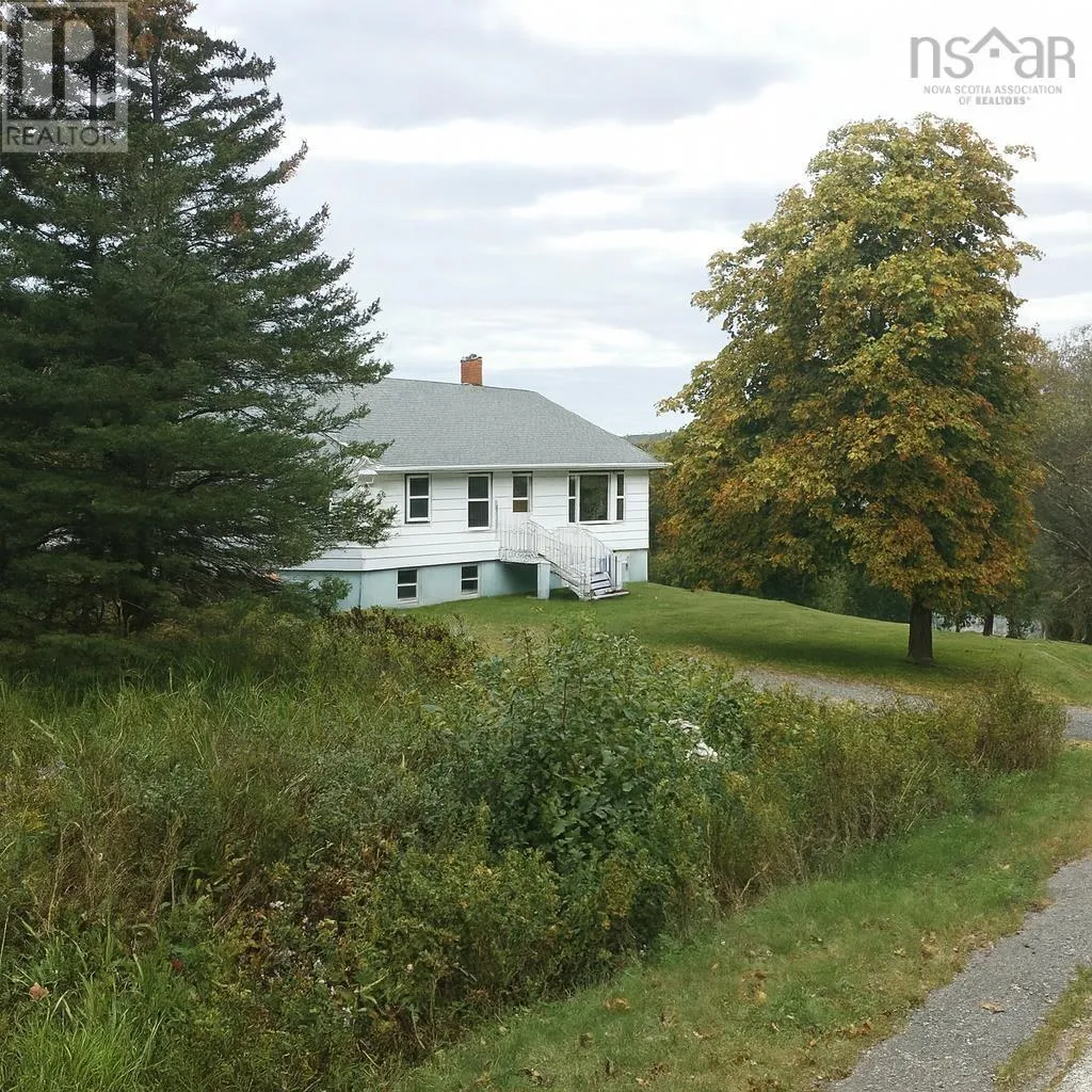 House for rent: 5822 Highway 331, Petite RiviAre, Nova Scotia B4V 5Y3
